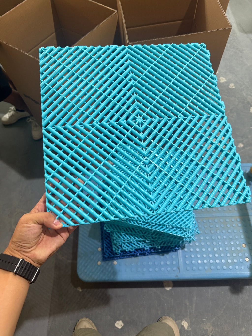 Tru-Flow Garage Tiles XL (15.75in x 15.75in)