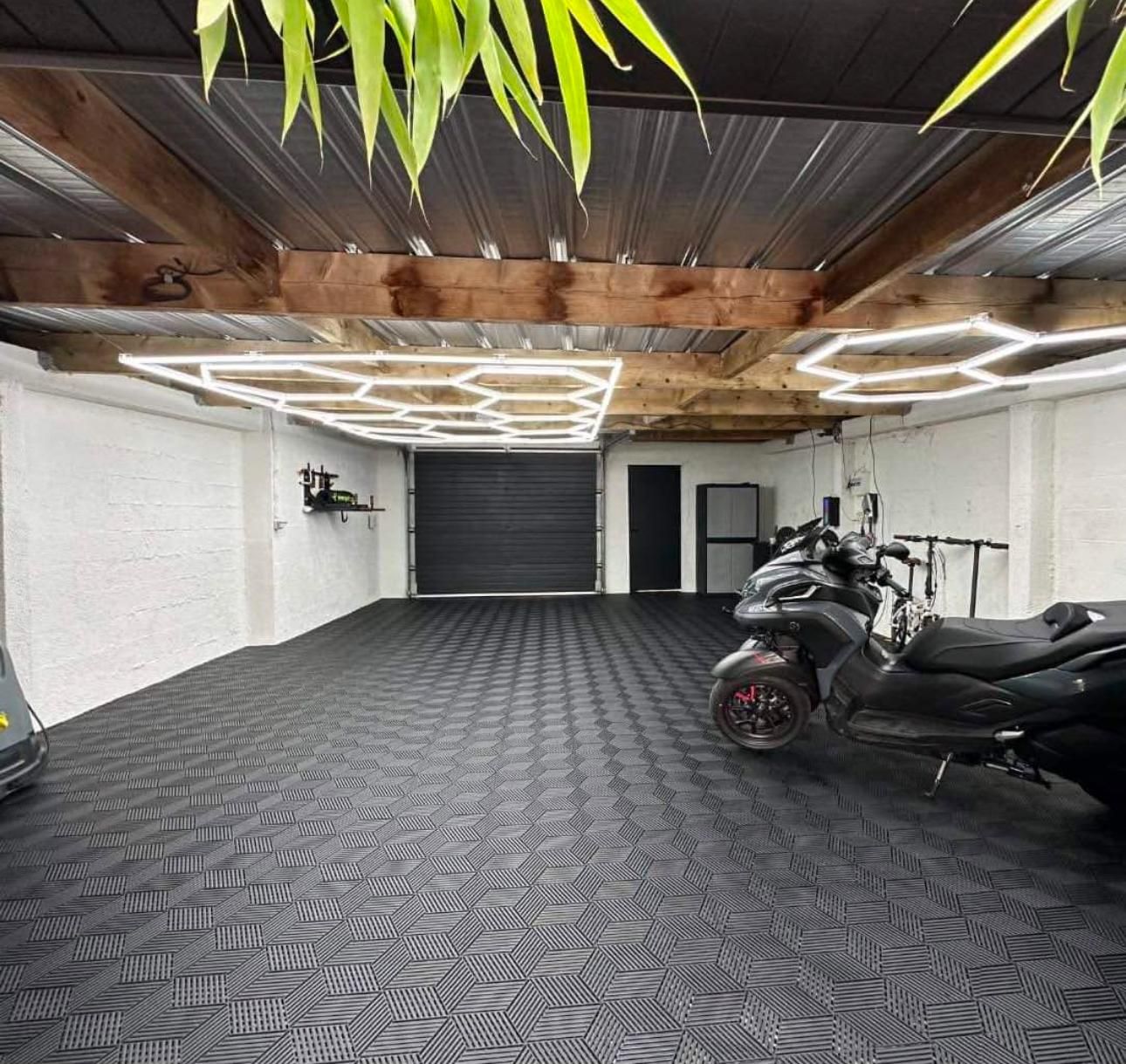CYBER — 3D Futuristic Garage Tile