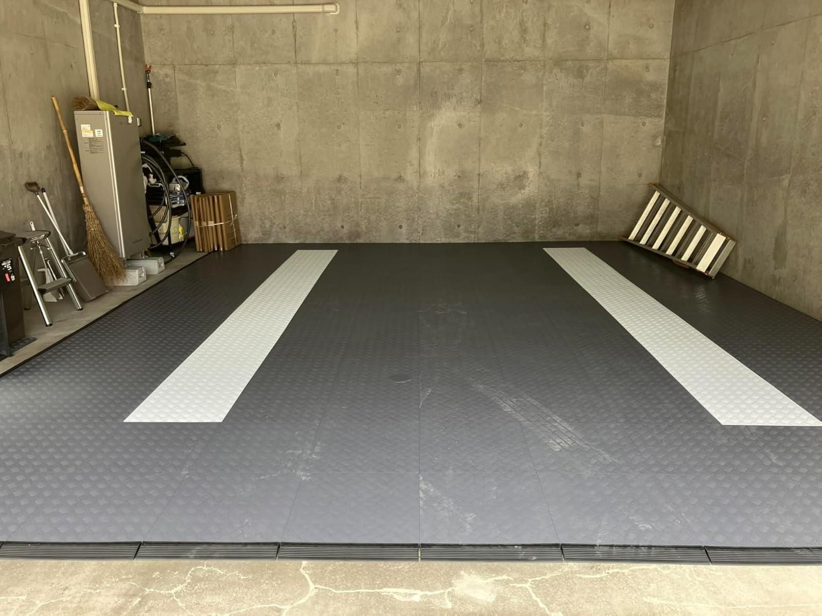 TITAN — Solid Garage Tile
