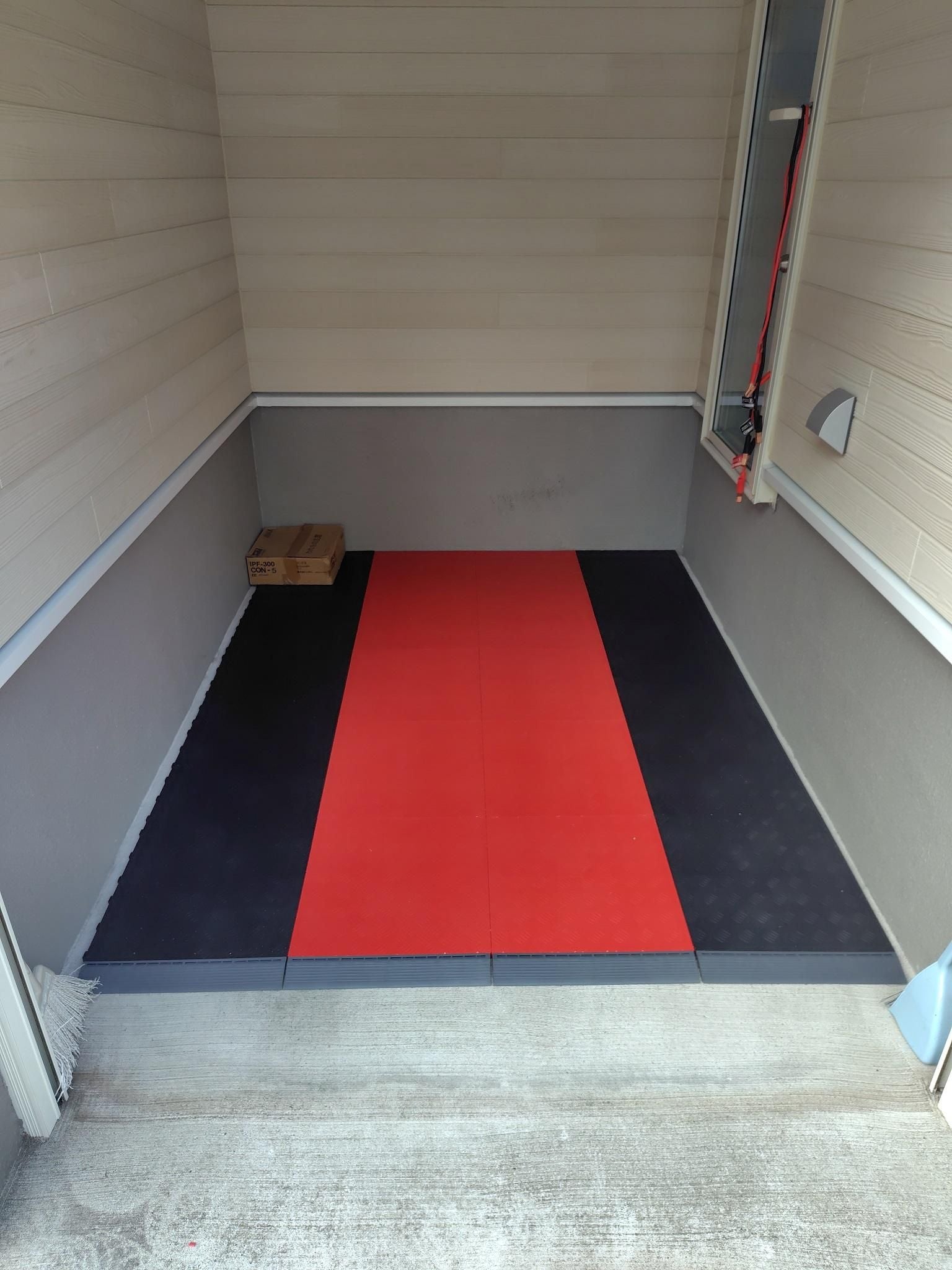 TITAN — Solid Garage Tile