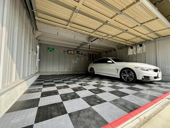 TITAN — Solid Garage Tile