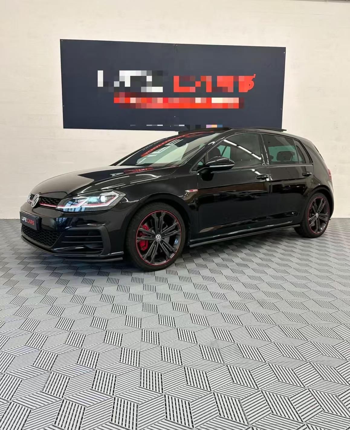 CYBER — 3D Futuristic Garage Tile