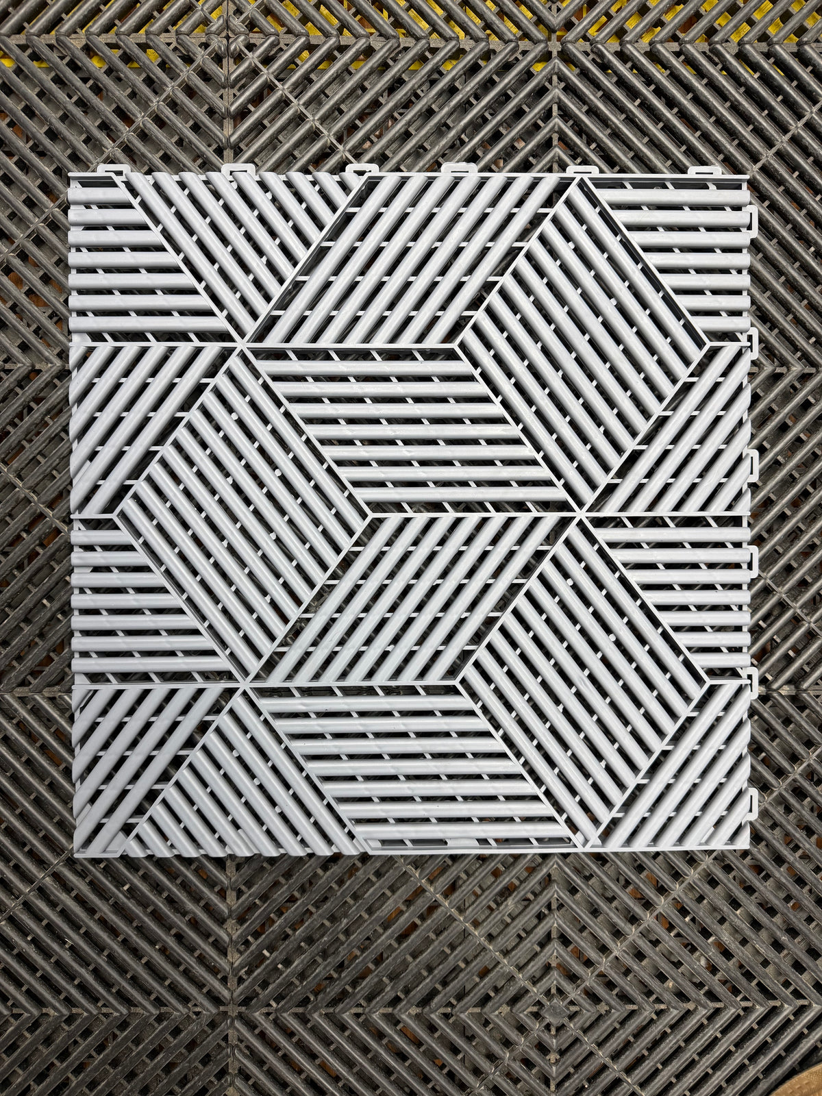 CYBER 3D garage tile in Light Grey
