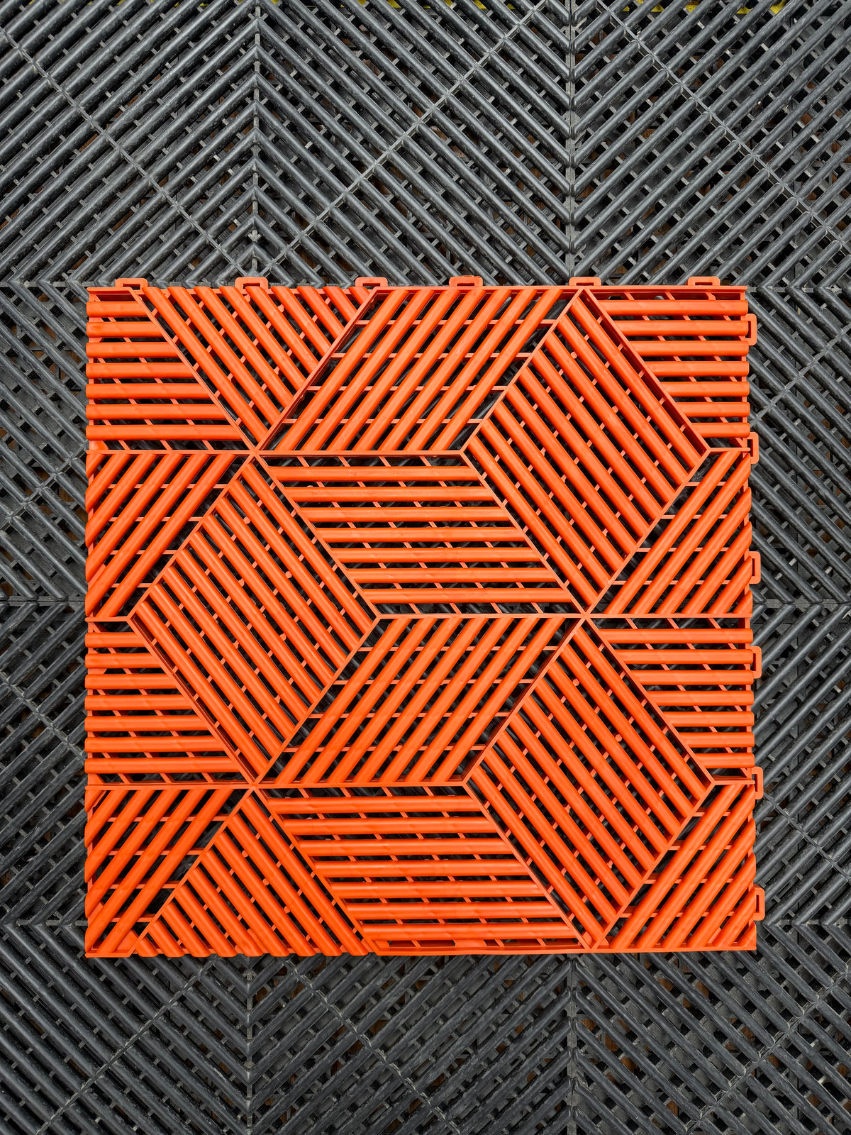 CYBER 3D garage tile in Orange